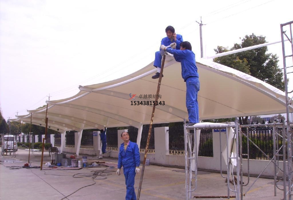 邢臺(tái)商業(yè)廣場雨棚搭建